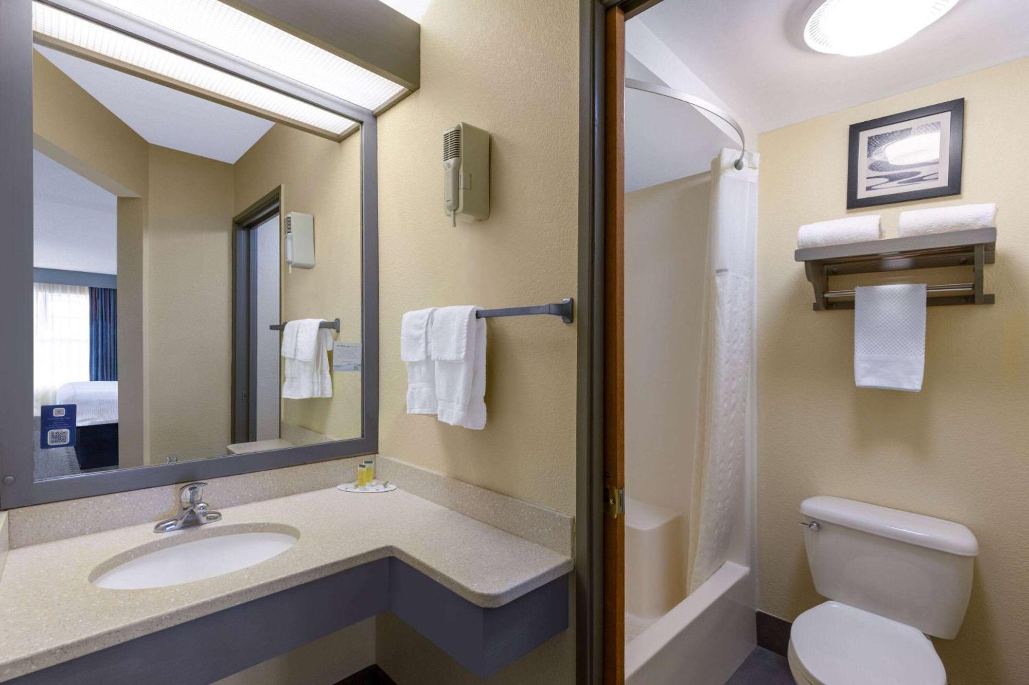Travelodge By Wyndham Perry National Fairgrounds Area I-75 מראה חיצוני תמונה
