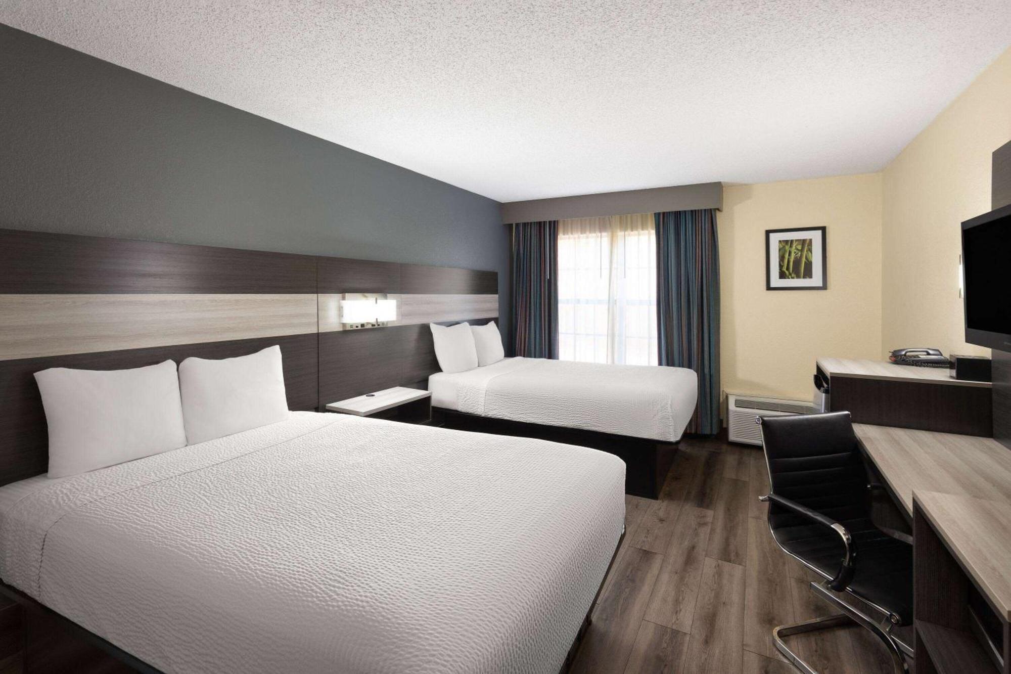 Travelodge By Wyndham Perry National Fairgrounds Area I-75 מראה חיצוני תמונה
