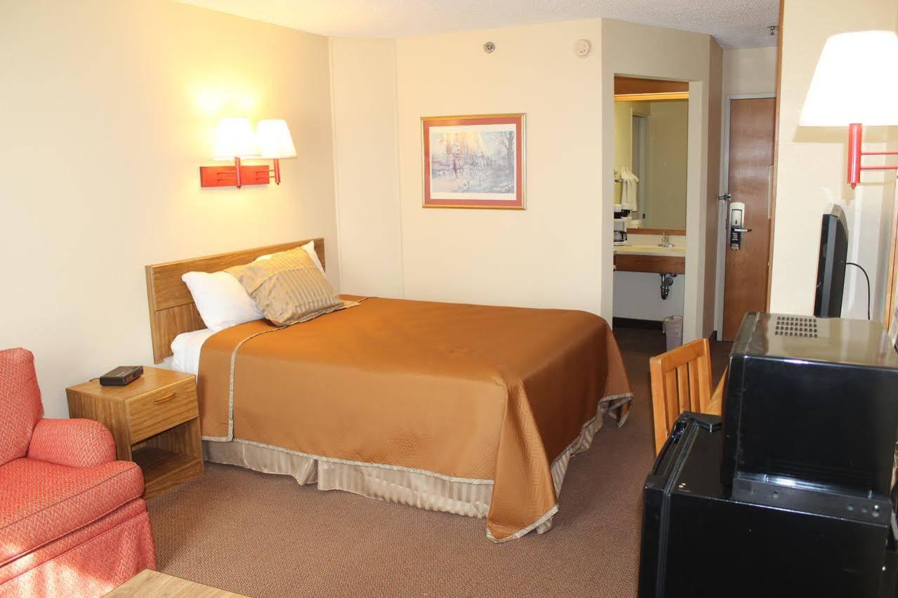Travelodge By Wyndham Perry National Fairgrounds Area I-75 מראה חיצוני תמונה